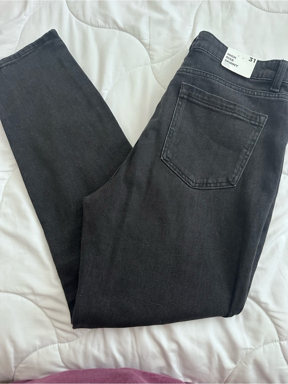 Forever 21 women’s Skinny Jeans - Black - Picture 4 of 8